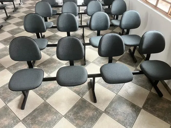 CADEIRAS ESTOFADAS FIXAS