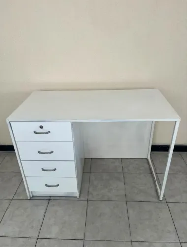 Vende-se mesa para escritório