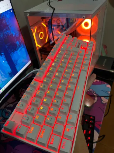 Teclado mecânico REDRAGON Kumara Novo