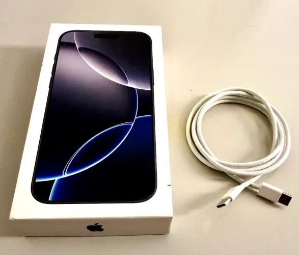 iPhone 16 Pro Max