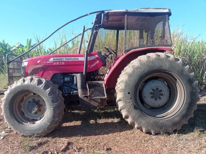 Trator 4275 ano 2015
