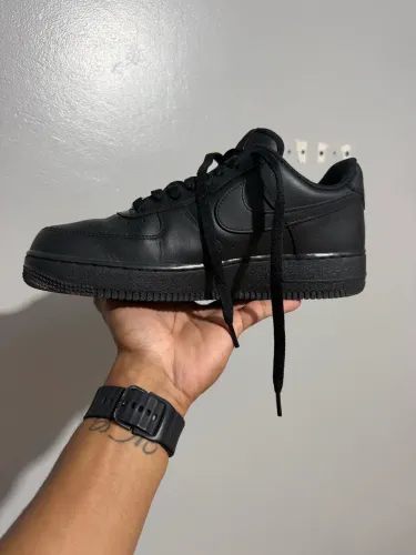 Tênis Nike AirForce 1 Black OG 41