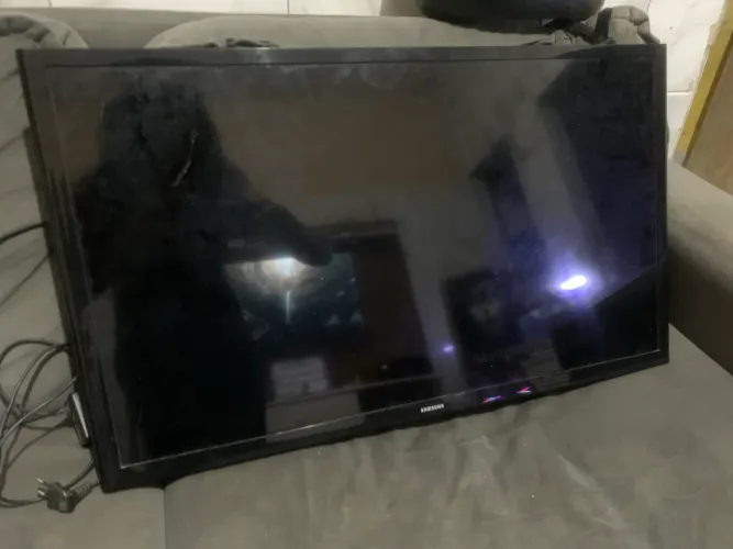 Vendo televisão smart Samsung 32 polegadas 
