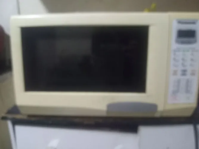 Microondas Panasonic 24 litros ótimo fumcionamento 