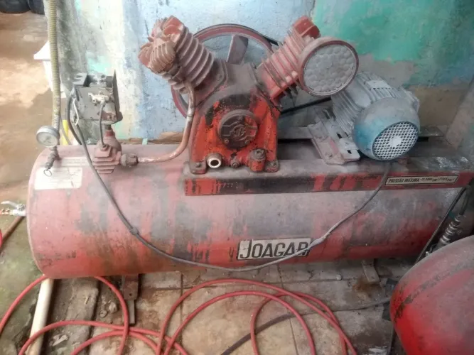 Vendo compressor 20 pés usado ótimo estado