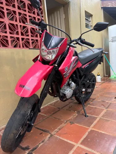 Lander 250 moto injetada ótimo custo benefício