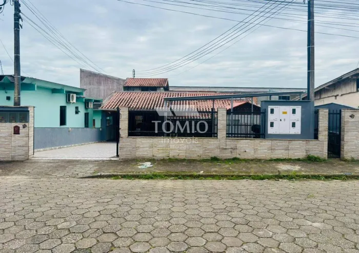 Casa com 10 quartos à Venda, Centro - Ilhota