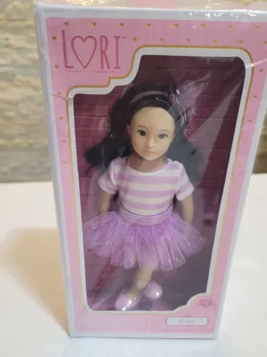 Boneca Bailarina Allin da linha Lori