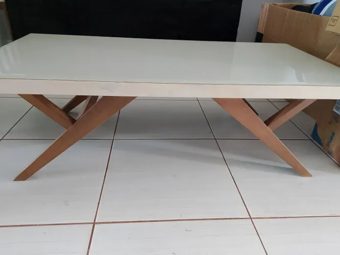 Mesa de centro de vidro 