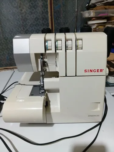 Singer Ultralock Diferencial