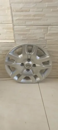 Uma Calota do Nissan Sentra Aro 16 Original