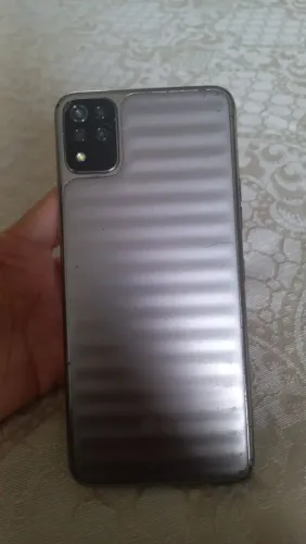 LG K52/ só a câmera de trás q tá um pouco quebrada