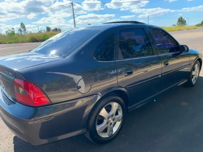 Chevrolet Vectra GLS/ Challenge 2.2 MPFI 16V 2002