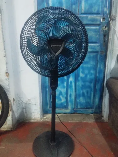 Ventilador de pé 40 cm