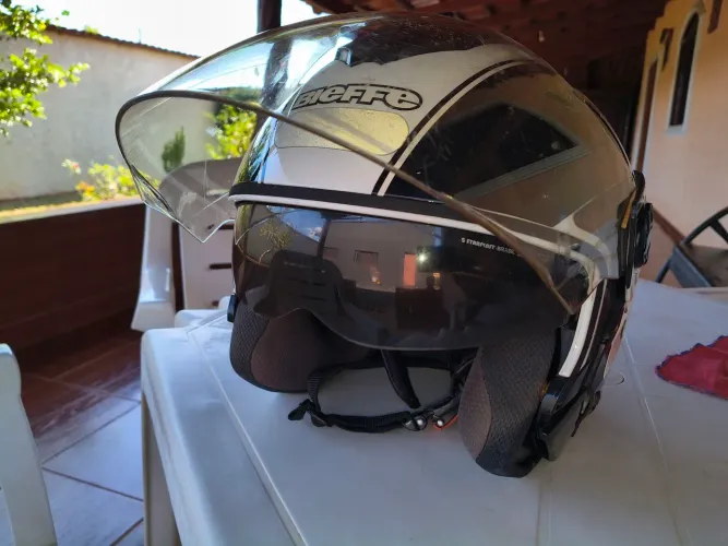 VENDO CAPACETE.