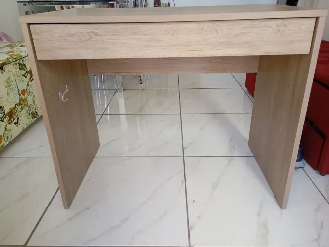 Escrivaninha com gaveta Feijó. 90x75x43