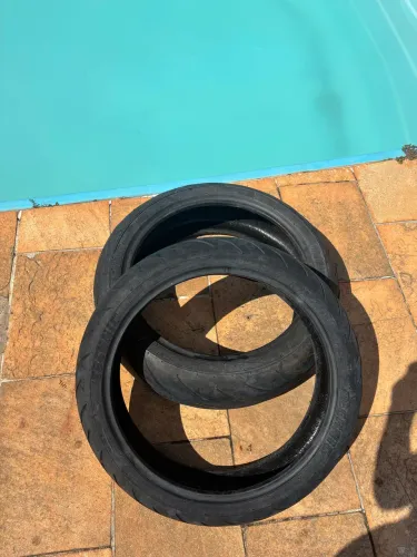 Kit pneus para moto 