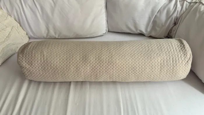 Almofada rolo cama solteiro 