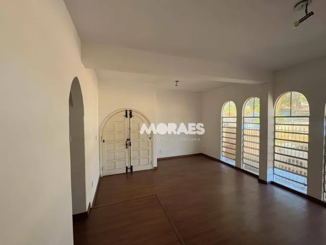 Casa com 4 quartos para alugar, 154 m² por R$ 2.500/mês - Parque União - Bauru/SP