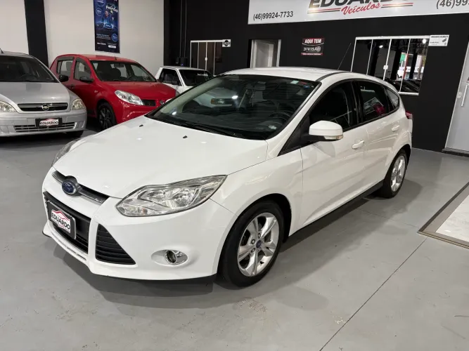 Ford Focus 1.6 S/1.6 SE Flex 16V 5P AUT 2015