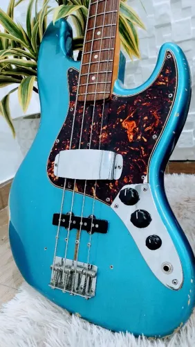 Fender reissue 62 japan relic 