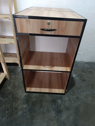 Gaveteiro de loja.