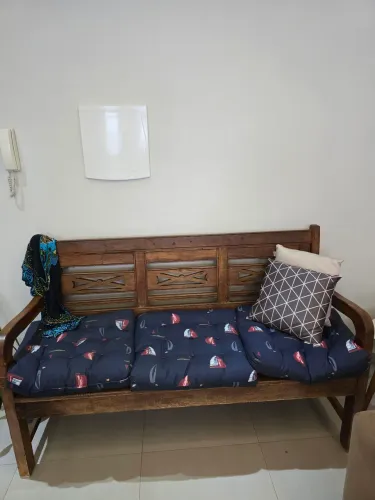 SOFÁ DE 3 LUGARES MADEIRA MACIÇA COM 2 POLTRONAS