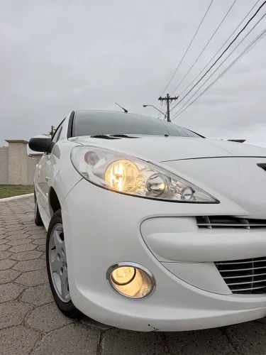 Peugeot 207 XR 1.4 Flex 8V 5P 2012