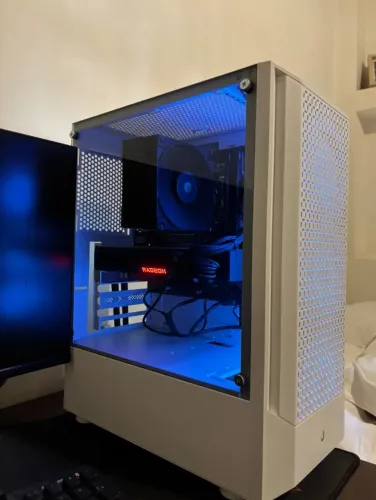 PC Gamer - RX 6750XT 12GB -  AMD Ryzen 7 5700X3D - Monitor 24" - Teclado HyperX