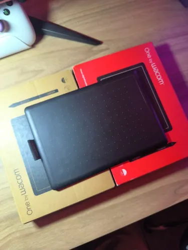 One by Wacom CTL-472 + caneta original + caixa original ? excelente estado