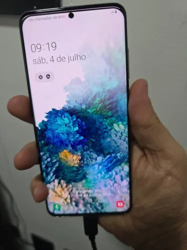 Celular Samsumg S20 em bom estado