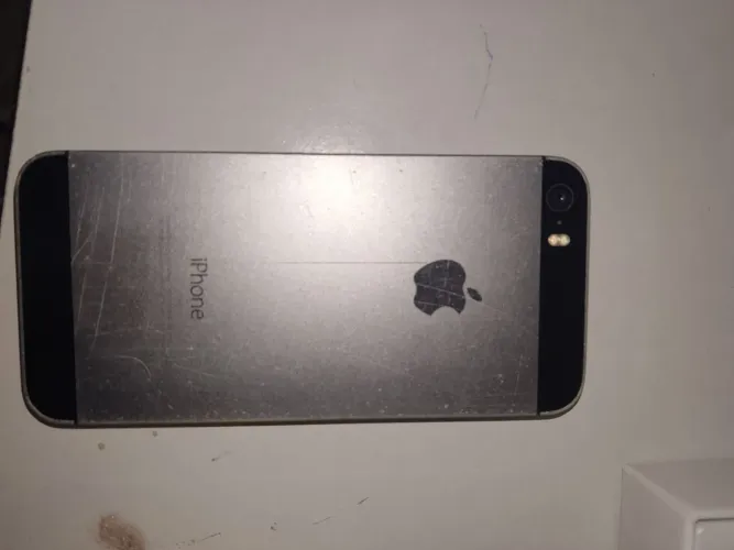 Vendo iPhone 5s cinza-especial