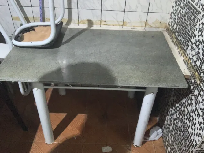 Mesa de pedra 4 Cadeiras