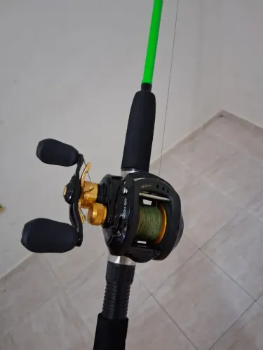 Vendo vara de pescar já com molinete