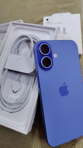 IPHONE 16 128 GB AZUL SEMI NOVO COM BATERIA ACIMA DE 90% IMPECAVEL E COM GARANTIA