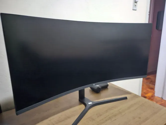 Monitor Gamer Ultrawide 144hz 1440p (com defeito)