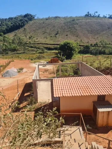 Granja ja com quarto banheiro e casa semi pronta, agua, internet e luz  - Taquaral -Rosari