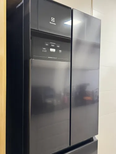 Refrigerador French Door Electrolux de 03 Portas Frost Free com 484 Litros Black Inox Look