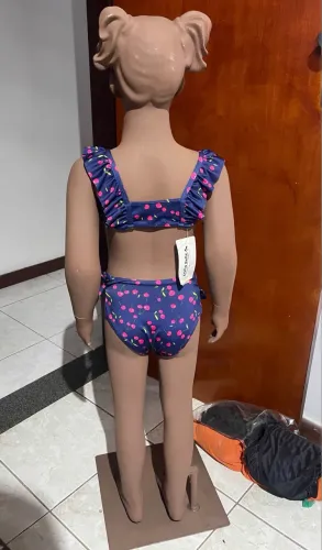 Manequim infantil feminino