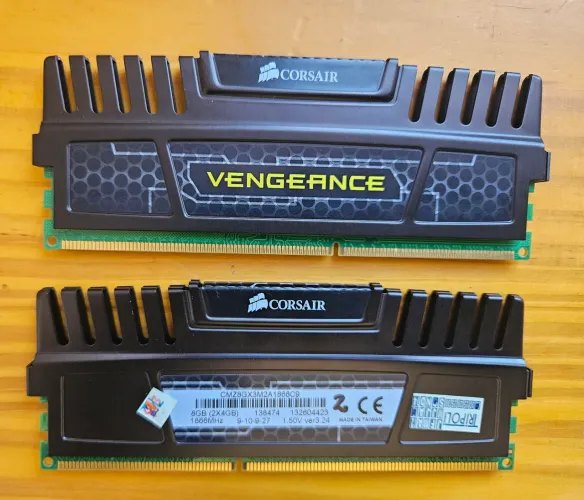 Memória DDR3 Corsair Vengeance 8Gb 1866Mhz