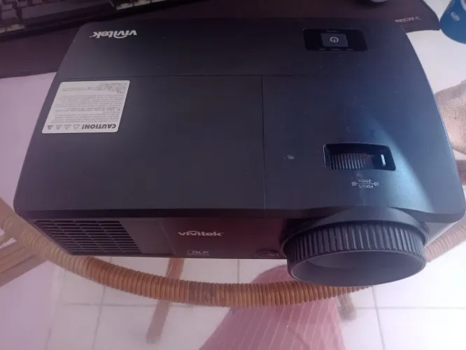 Projetor Vivitek DS234 - Conectividade HDMI e VGA