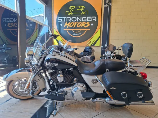 HARLEY DAVIDSON ROAD KING CLASSIC 2014 RARO 30 MIL KM
