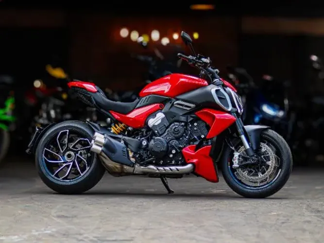 DUCATI DIAVEL V4 1158