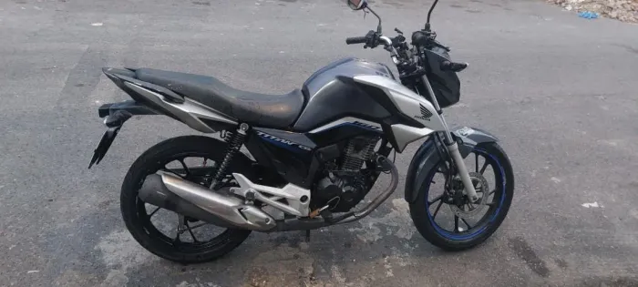 Vende-se Titan 160, entrada a partir de 3500