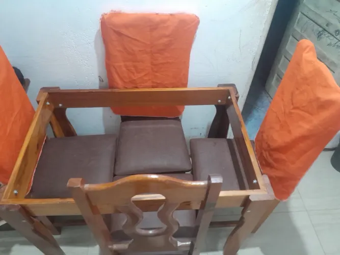 Mesa 4 cadeiras angelim 