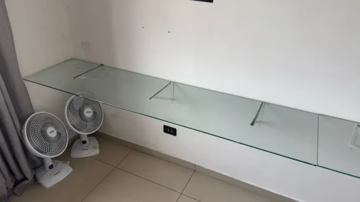 Mesa de vidro 2M x 50cm