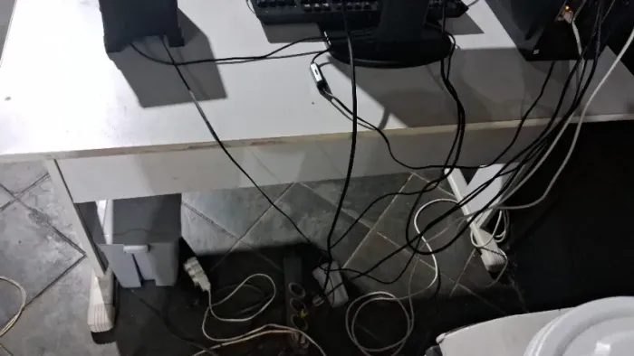 Mesa de escritório largura 1,20 altura 0,73 comprimento 0,60