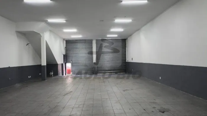 Salão Comercial para Locação no bairro Jardim Zaíra em Mauá -SP