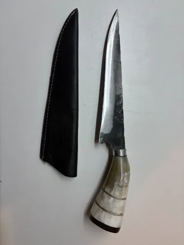 Faca em aço Carbono 