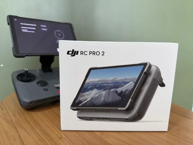 Lacrado DJI RC Pro 2 c/ tela + HDMI | Mini 4/5, Air 3/3S, Mavic 4 Pro